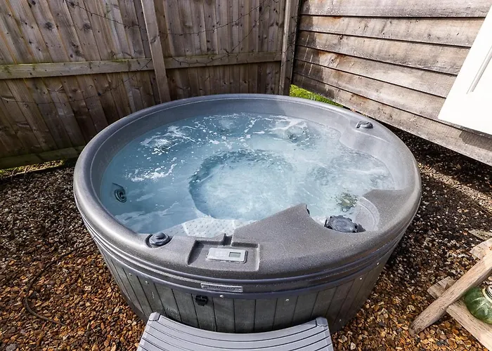 Cherry Blossom Hut Apartment *